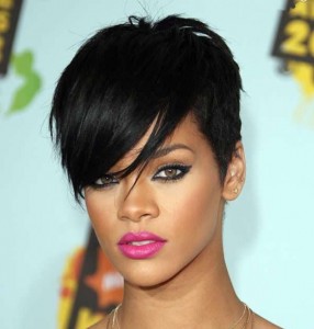 Rihanna siyah kısa saç modeli