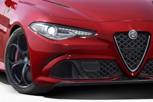 Yeni Alfa Romeo Giulia ızgara ve ön far görünüşü